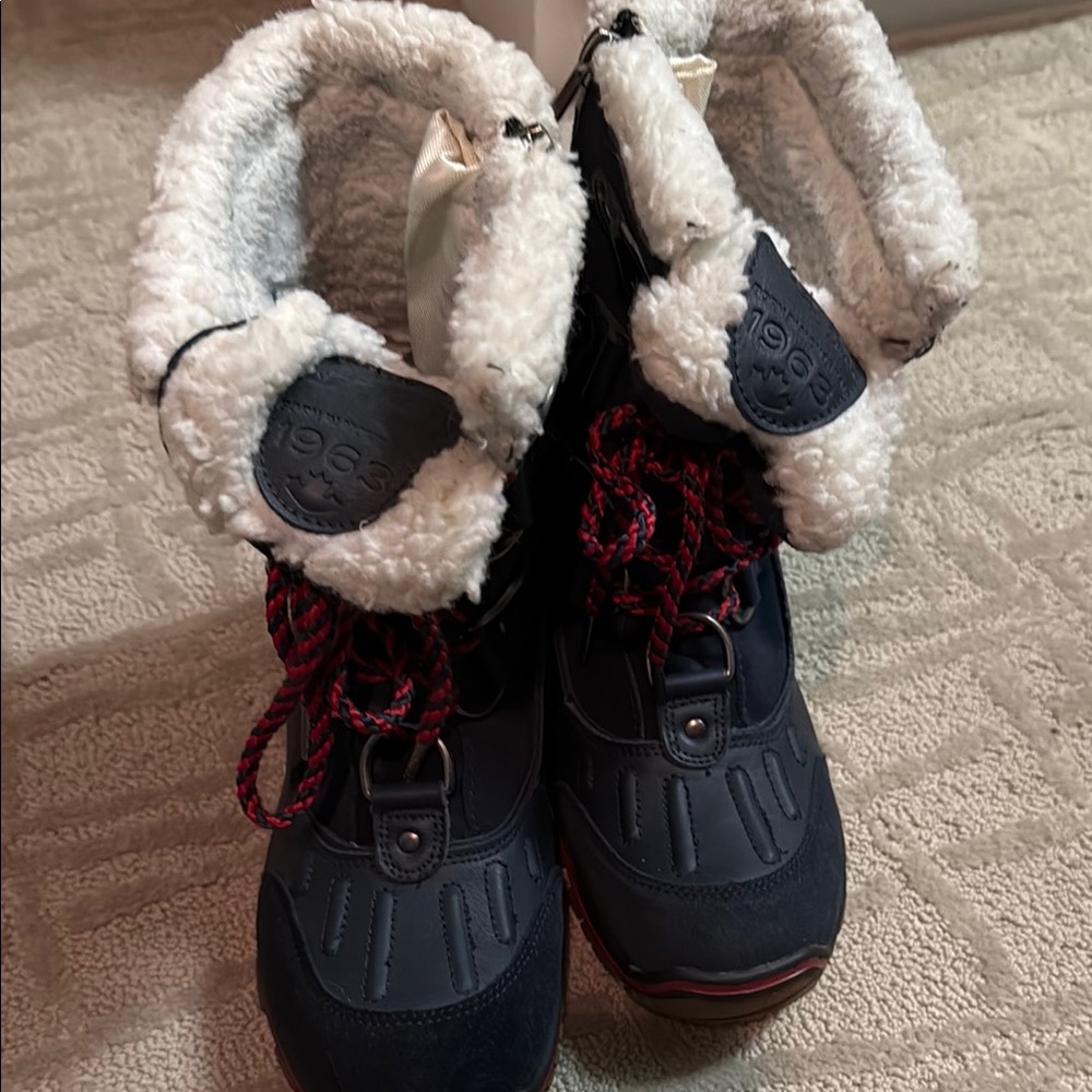 Pajar Navy Winter Boots with Red Laces